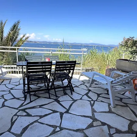 Holiday home Maisonnette Les Pieds Dans L'eau Presqu'ile De Giens *