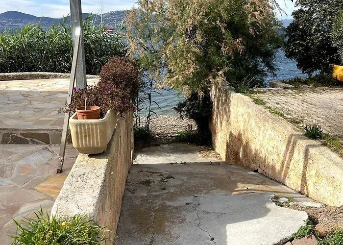 Maisonnette Les Pieds Dans L'eau Presqu'ile De Giens Tatil Evi